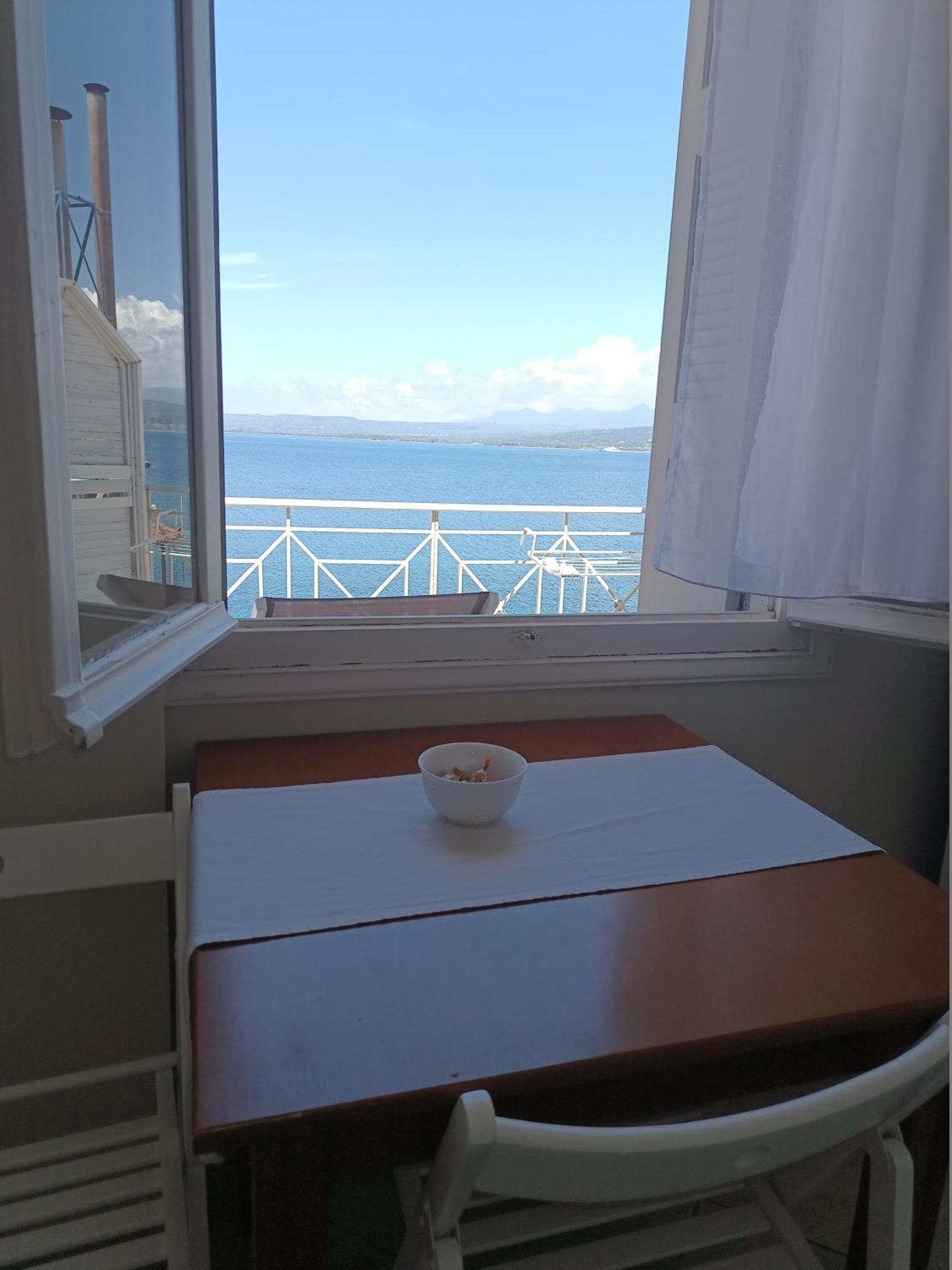 Ta Adelfia Aparthotel Pylos Luaran gambar
