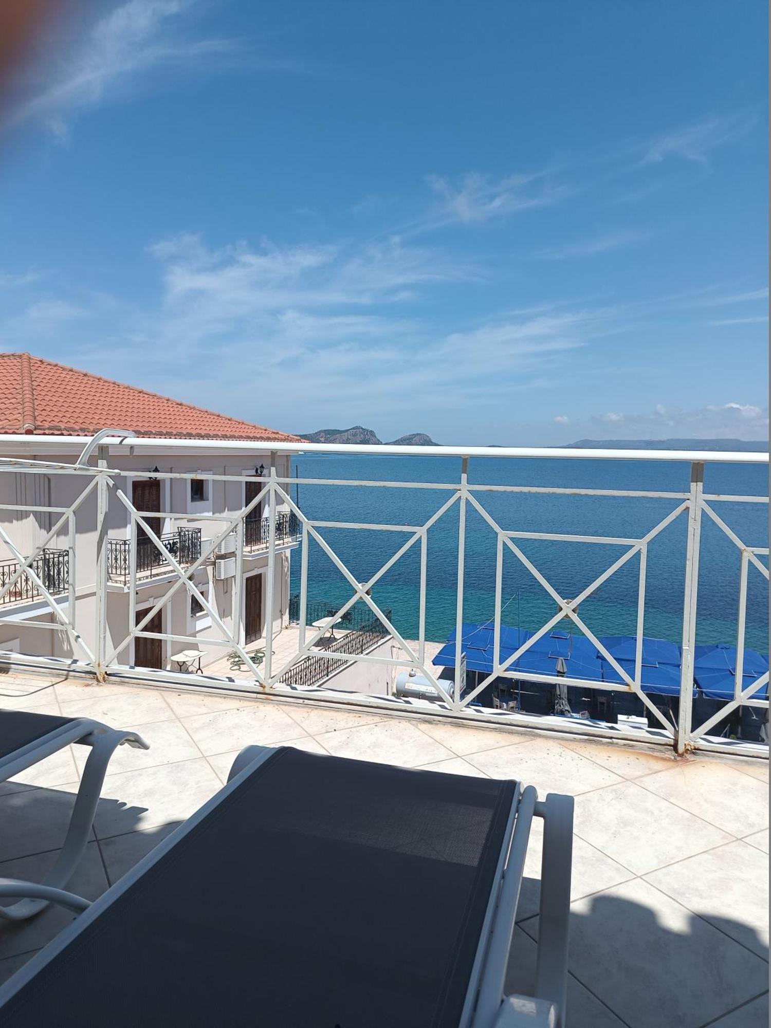 Ta Adelfia Aparthotel Pylos Luaran gambar
