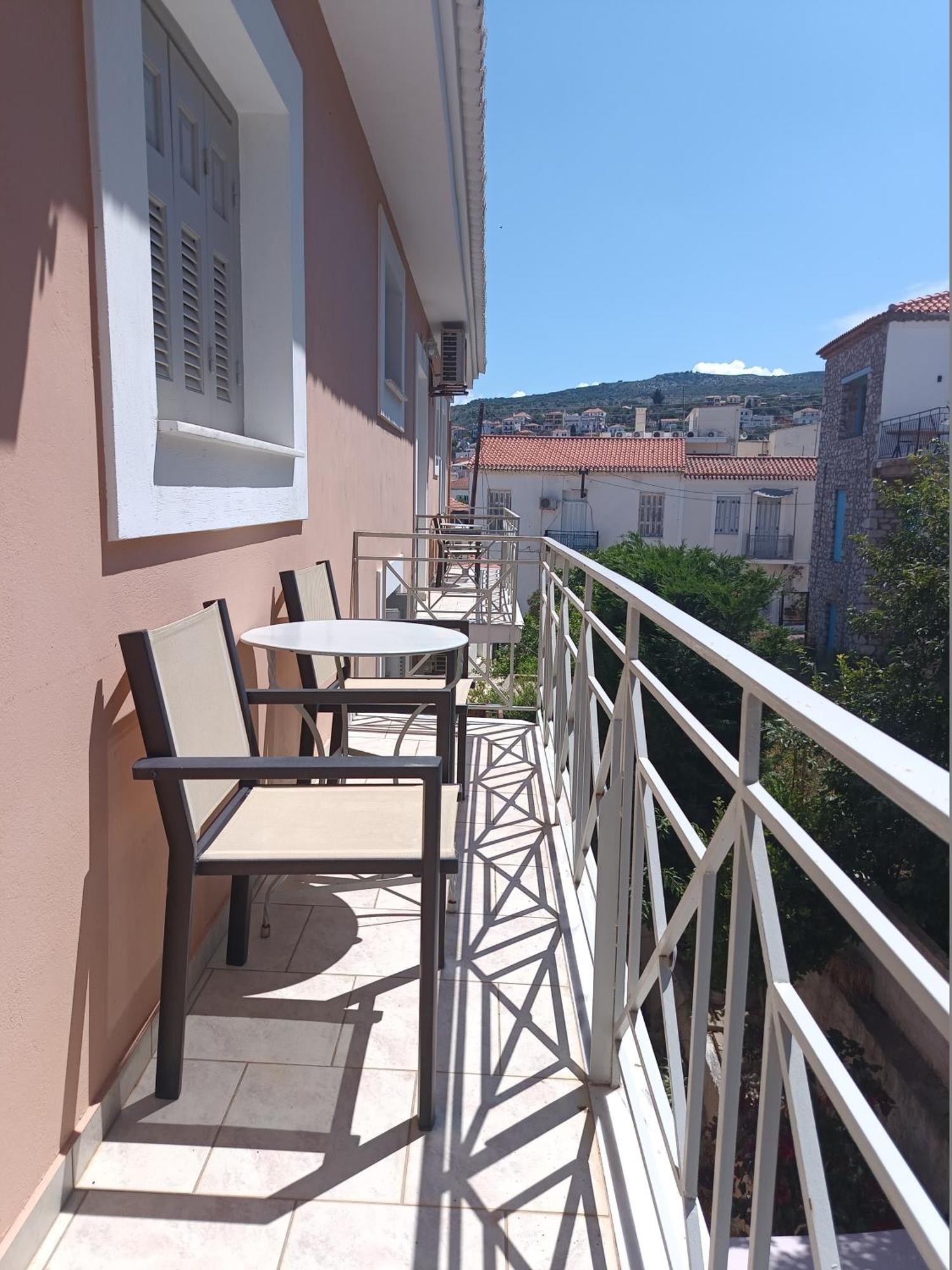 Ta Adelfia Aparthotel Pylos Luaran gambar