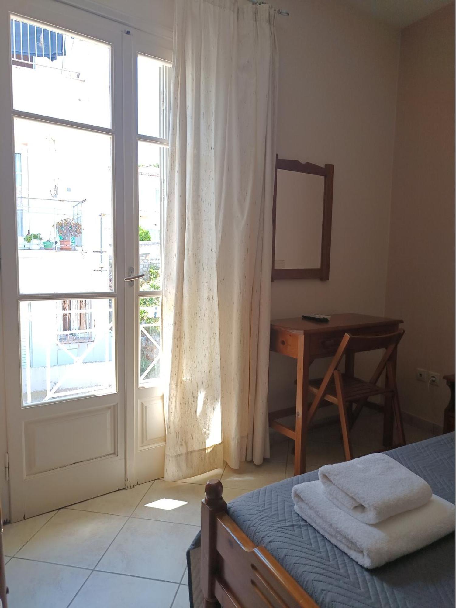 Ta Adelfia Aparthotel Pylos Luaran gambar